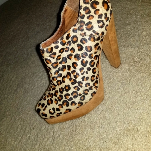 Cheetah print booties - Picture 3 of 3